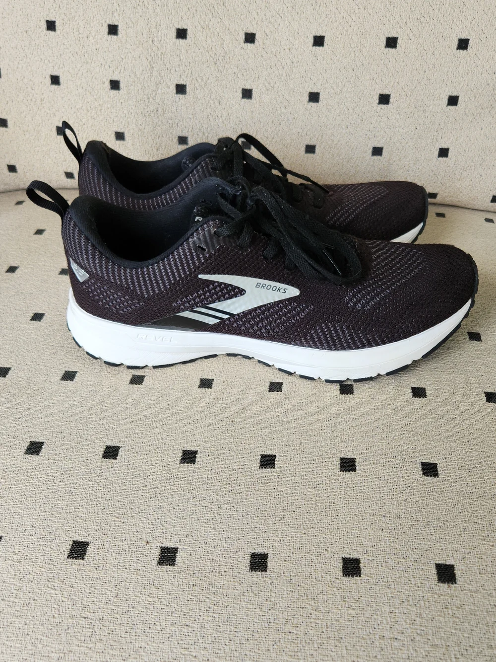 Brooks Revel 5 Energize Neutral Black Lightweight Breathable  Running Shoes 9.5